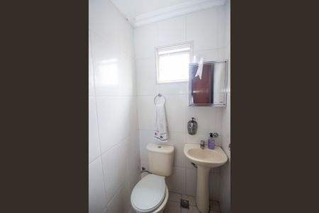 Casa à venda com 280m², 4 quartos e 3 vagas Casa à venda com 280m², 4 quartos e 3 vagasBanheiro Terraço