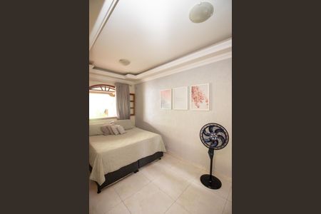 Casa à venda com 280m², 4 quartos e 3 vagas Casa à venda com 280m², 4 quartos e 3 vagasQuarto 3