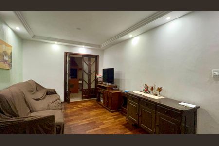 Casa para alugar com 100m², 3 quartos e 2 vagas Casa para alugar com 100m², 3 quartos e 2 vagasSala