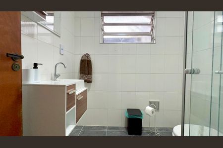 Casa para alugar com 100m², 3 quartos e 2 vagas Casa para alugar com 100m², 3 quartos e 2 vagasBanheiro