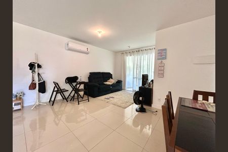 Apartamento para alugar com 63m², 2 quartos e 2 vagasSala