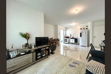 Sala de apartamento para alugar com 2 quartos, 63m² em Pantanal, Florianópolis