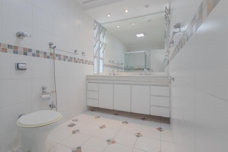 Apartamento à venda com 130m², 3 quartos e 1 vagaBanheiro da Suíte