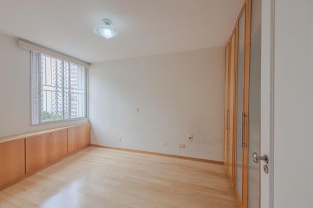 Apartamento à venda com 130m², 3 quartos e 1 vagaSuíte