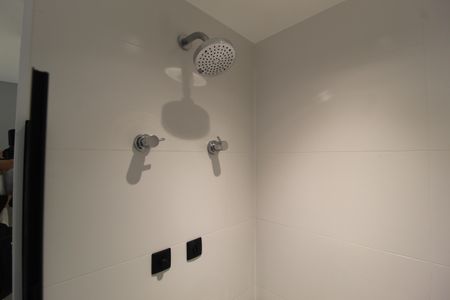 Banheiro da Suíte de kitnet/studio para alugar com 1 quarto, 29m² em Itaim Bibi, São Paulo