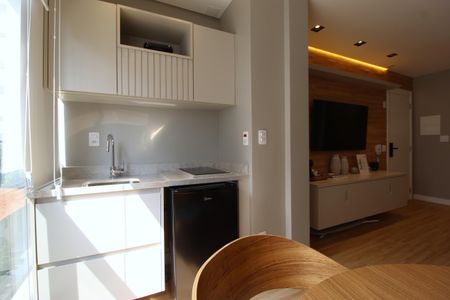 Cozinha de kitnet/studio para alugar com 1 quarto, 29m² em Itaim Bibi, São Paulo