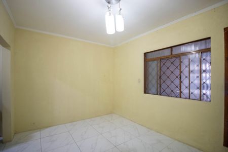 Sala de casa para alugar com 2 quartos, 80m² em Parque Pinheiros, Taboão da Serra