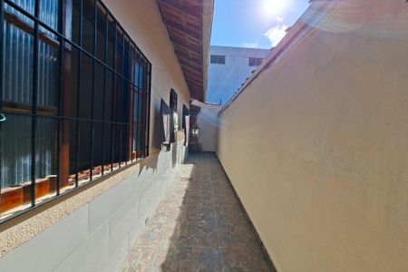 Casa para alugar com 80m², 1 quarto e 2 vagas Casa para alugar com 80m², 1 quarto e 2 vagasCorredor