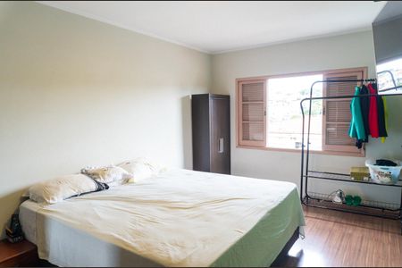 Casa à venda com 180m², 3 quartos e 3 vagasSuite