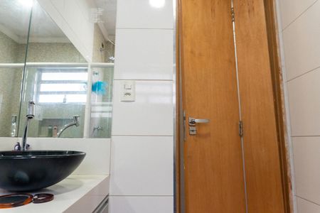 Casa à venda com 180m², 3 quartos e 3 vagasBanheiro Social
