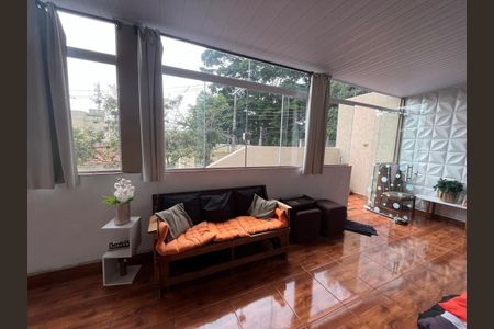 Casa à venda com 2 quartos, 188m² em Vila Helena, Santo André