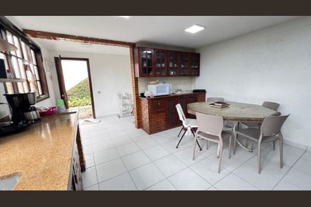 Casa à venda com 3 quartos, 224m² em Vila Progresso, Niterói