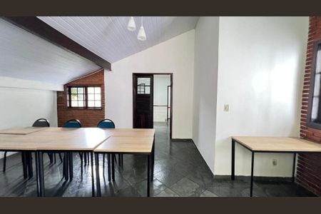 Casa à venda com 3 quartos, 224m² em Vila Progresso, Niterói