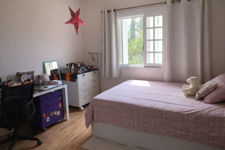 Casa à venda com 4 quartos, 329m² em Alphaville, Santana de Parnaíba