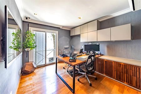 Casa à venda com 4 quartos, 334m² em Santo Amaro, São Paulo