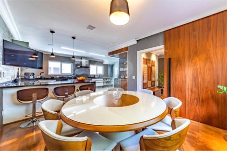 Casa à venda com 4 quartos, 334m² em Santo Amaro, São Paulo