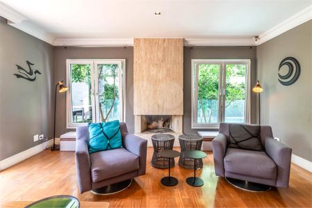 Casa à venda com 4 quartos, 334m² em Santo Amaro, São Paulo