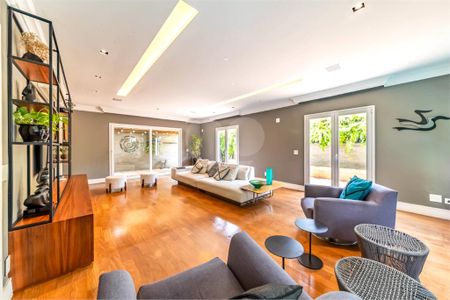 Casa à venda com 4 quartos, 334m² em Santo Amaro, São Paulo