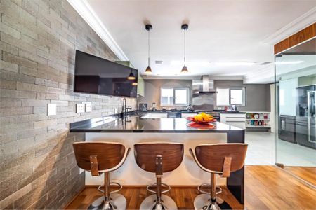 Casa à venda com 4 quartos, 334m² em Santo Amaro, São Paulo