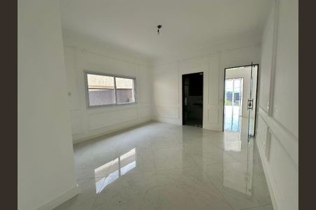 Casa à venda com 3 quartos, 303m² em Parque Sinai, Santana de Parnaíba