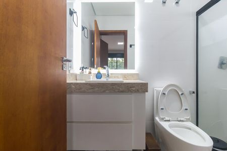 Casa de condomínio para alugar com 300m², 4 quartos e 4 vagasBanheiro da Suíte 2