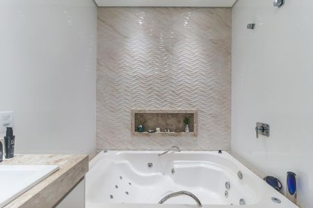 Casa de condomínio para alugar com 300m², 4 quartos e 4 vagasBanheiro da Suíte 1