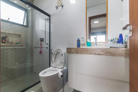 Casa de condomínio para alugar com 300m², 4 quartos e 4 vagasBanheiro da Suíte 4