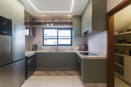 Casa de condomínio para alugar com 300m², 4 quartos e 4 vagasCozinha