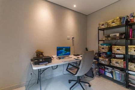 Casa de condomínio para alugar com 300m², 4 quartos e 4 vagasEscritório