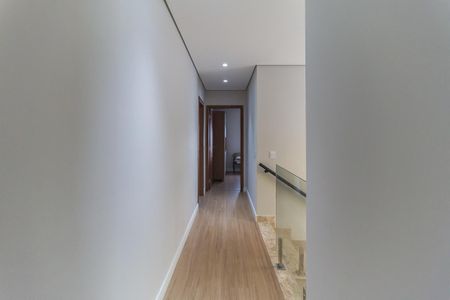 Casa de condomínio para alugar com 300m², 4 quartos e 4 vagasCorredor