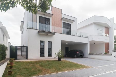 Casa de condomínio para alugar com 300m², 4 quartos e 4 vagasFachada