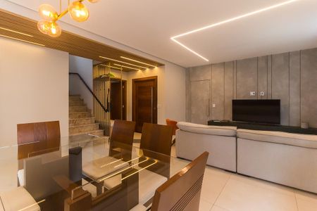 Casa de condomínio para alugar com 300m², 4 quartos e 4 vagasSala