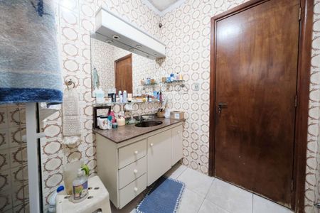 Casa para alugar com 300m², 8 quartos e 3 vagasBanheiro 2