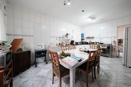 Casa para alugar com 300m², 8 quartos e 3 vagasCozinha e Área de Serviço