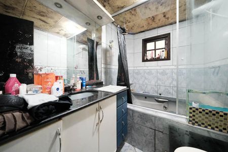 Casa para alugar com 300m², 8 quartos e 3 vagasBanheiro 1