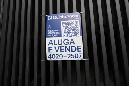 Casa para alugar com 300m², 8 quartos e 3 vagasFachada