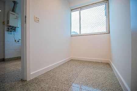 Apartamento para alugar com 171m², 3 quartos e 1 vaga