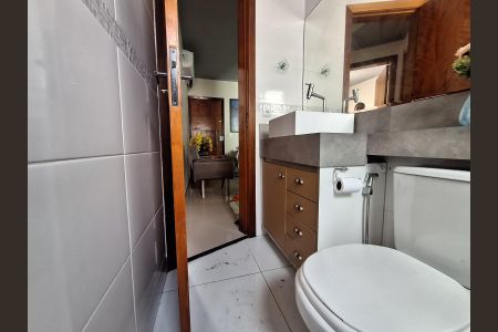 Apartamento à venda com 116m², 2 quartos e 1 vaga Apartamento à venda com 116m², 2 quartos e 1 vagaBanheiro