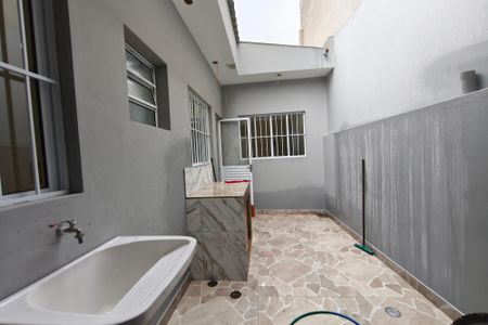 Casa para alugar com 78m², 2 quartos e 1 vagaÁrea de Serviço