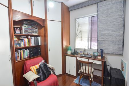 Apartamento à venda com 101m², 3 quartos e 1 vagaQuarto 2