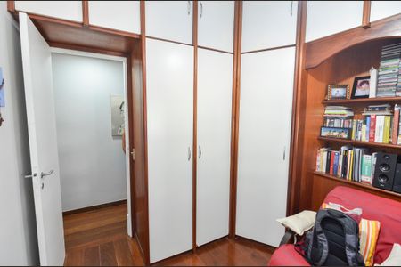 Apartamento à venda com 101m², 3 quartos e 1 vagaQuarto 2