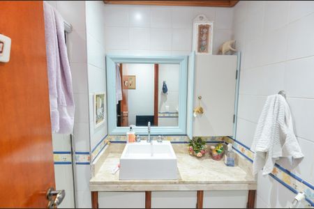 Apartamento à venda com 101m², 3 quartos e 1 vagaBanheiro Social