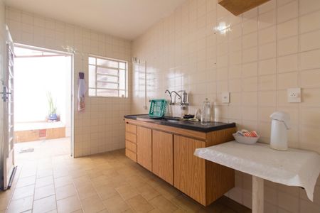 Casa à venda com 80m², 3 quartos e sem vaga Casa à venda com 80m², 3 quartos e sem vagaCozinha