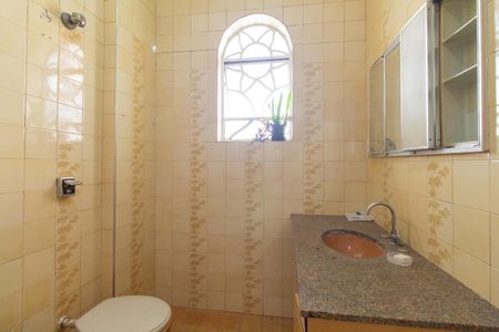 Casa à venda com 80m², 3 quartos e sem vaga Casa à venda com 80m², 3 quartos e sem vagaBanheiro