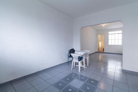 Casa à venda com 80m², 3 quartos e sem vaga Casa à venda com 80m², 3 quartos e sem vagaSala