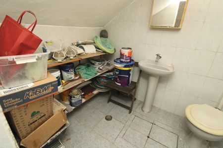 Casa à venda com 210m², 4 quartos e 2 vagasBanheiro da garagem