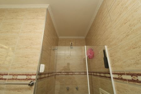 Casa à venda com 210m², 4 quartos e 2 vagasBanheiro da Suíte