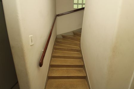 Escadas de casa à venda com 4 quartos, 210m² em Jardim da Gloria, São Paulo