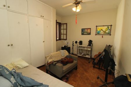 Casa à venda com 210m², 4 quartos e 2 vagasQuarto 2