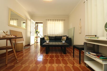 Sala de casa à venda com 4 quartos, 210m² em Jardim da Gloria, São Paulo